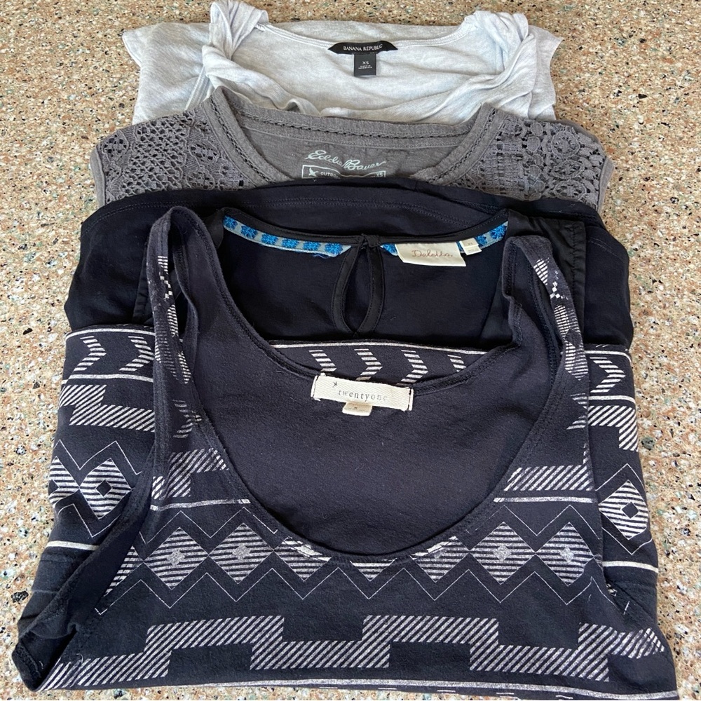 Banana Republic, Twentyone, Deletta, & Eddie Bauer Bundle of 4 Summer Tops - XS